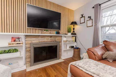 Living - 1903 Croxton Ave, Bloomington, IL 61701 photo 3 of 5