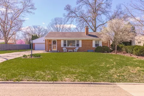 Exterior - 1903 Croxton Ave, Bloomington, IL 61701 photo 12 of 15