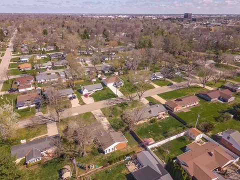 View/Area - 1903 Croxton Ave, Bloomington, IL 61701 photo 8 of 9