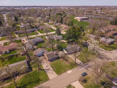 View/Area - 1903 Croxton Ave, Bloomington, IL 61701 photo 7 of 9