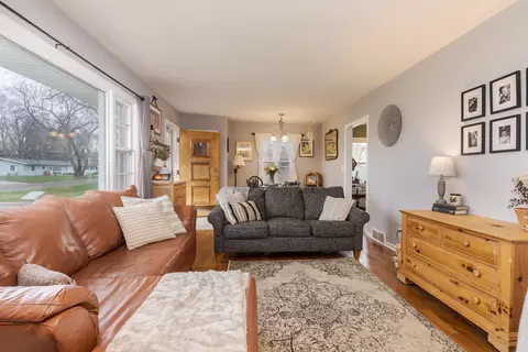 Living - 1903 Croxton Ave, Bloomington, IL 61701 photo 4 of 5