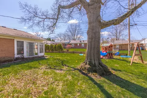 Exterior - 1903 Croxton Ave, Bloomington, IL 61701 photo 10 of 15