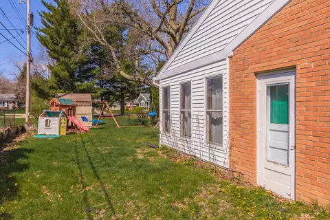 Exterior - 1903 Croxton Ave, Bloomington, IL 61701 photo 6 of 15