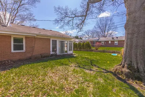 Exterior - 1903 Croxton Ave, Bloomington, IL 61701 photo 9 of 15