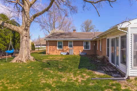 Exterior - 1903 Croxton Ave, Bloomington, IL 61701 photo 7 of 15