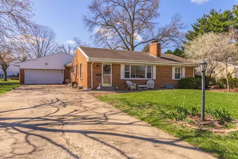 1903 Croxton Ave, Bloomington, IL 61701