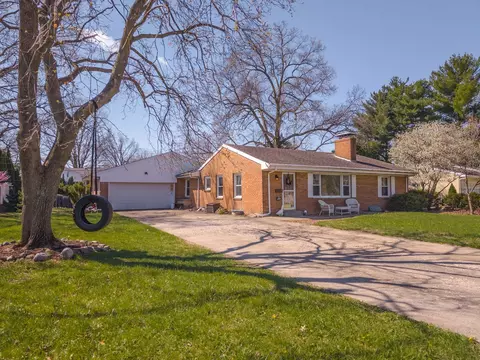 Exterior - 1903 Croxton Ave, Bloomington, IL 61701 photo 14 of 15