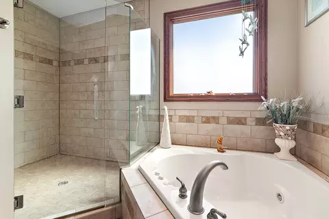 Bath - 3095 N 5000w Rd, Kankakee, IL 60901 photo 2 of 6