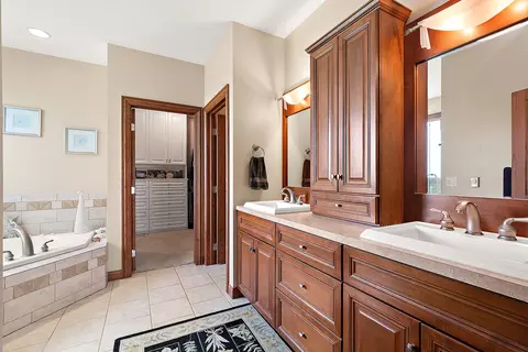 Bath - 3095 N 5000w Rd, Kankakee, IL 60901 photo 1 of 6