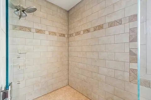Bath - 3095 N 5000w Rd, Kankakee, IL 60901 photo 3 of 6