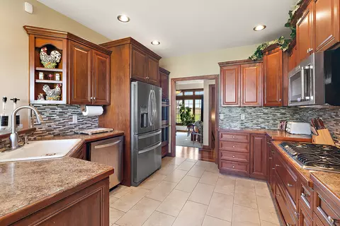 Kitchen - 3095 N 5000w Rd, Kankakee, IL 60901 photo 3 of 6