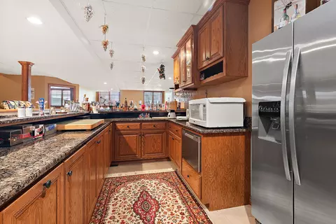 Kitchen - 3095 N 5000w Rd, Kankakee, IL 60901 photo 6 of 6