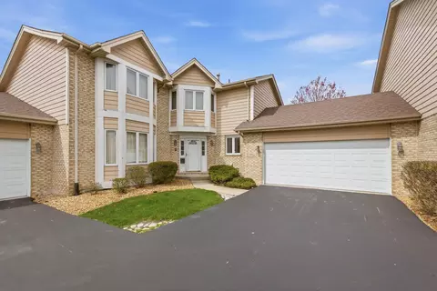 7746 Northfield Ln, Tinley Park, IL 60487