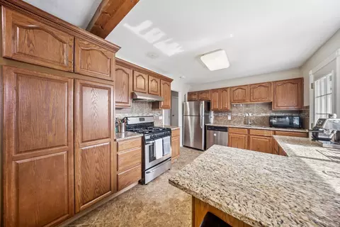 Kitchen - 1660 Jefferson Rd, Hoffman Estates, IL 60169 photo 1 of 3