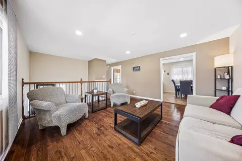 Living - 1660 Jefferson Rd, Hoffman Estates, IL 60169 photo 2 of 2