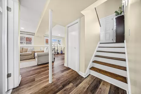 Entry Way - 1660 Jefferson Rd, Hoffman Estates, IL 60169 photo 2 of 2