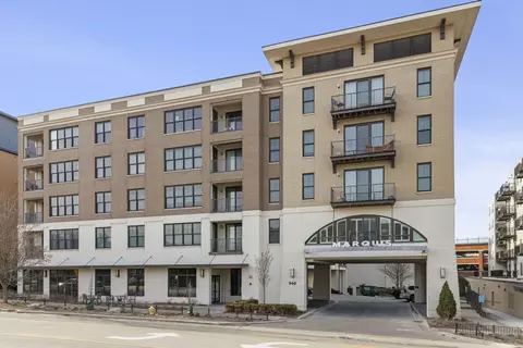 940 Maple Ave #207, Downers Grove, IL 60515