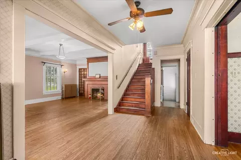 Entry Way - 427 E Benton St, Aurora, IL 60505 photo 1 of 5