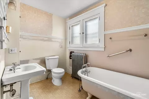 Bath - 427 E Benton St, Aurora, IL 60505 photo 3 of 3