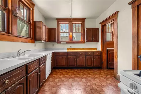 Kitchen - 427 E Benton St, Aurora, IL 60505 photo 1 of 2