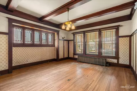 Living - 427 E Benton St, Aurora, IL 60505 photo 3 of 3