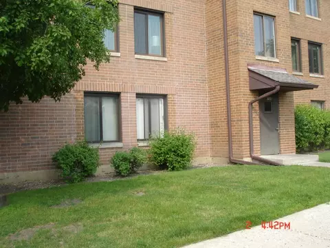708 N Briar Hill Ln #2, Addison, IL 60101