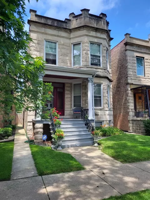 2020 W Waveland Ave, Chicago, IL 60618