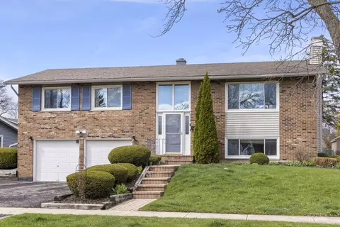 2508 Stonewall Ave, Woodridge, IL 60517
