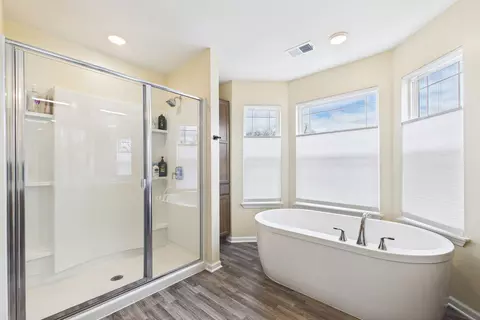 Bath - 606 Mchenry Ave, Mchenry, IL 60050 photo 3 of 4
