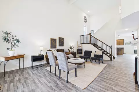 Entry Way - 606 Mchenry Ave, Mchenry, IL 60050 photo 1 of 2