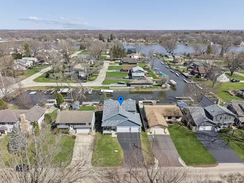 606 Mchenry Ave, Mchenry, IL 60050