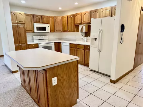 Kitchen - 2800 Becker Dr, Peru, IL 61354 photo 2 of 5