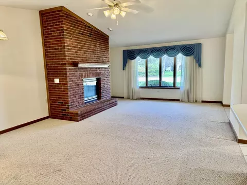 Living - 2800 Becker Dr, Peru, IL 61354 photo 3 of 5