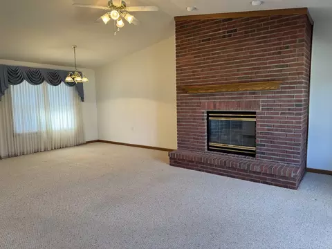 Living - 2800 Becker Dr, Peru, IL 61354 photo 4 of 5