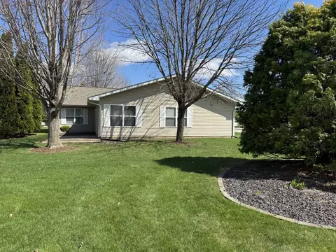 Exterior - 2800 Becker Dr, Peru, IL 61354 photo 4 of 5