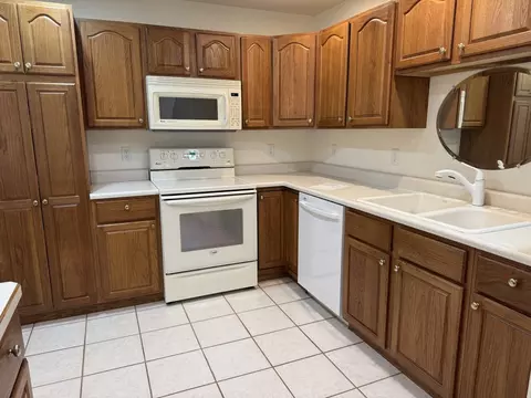 Kitchen - 2800 Becker Dr, Peru, IL 61354 photo 1 of 5