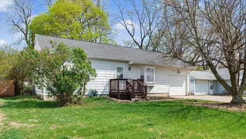 1208 S Duncan Rd, Champaign, IL 61821