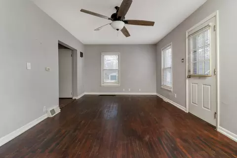 Living - 701 E Buchanan St, Bloomington, IL 61701 photo 2 of 4