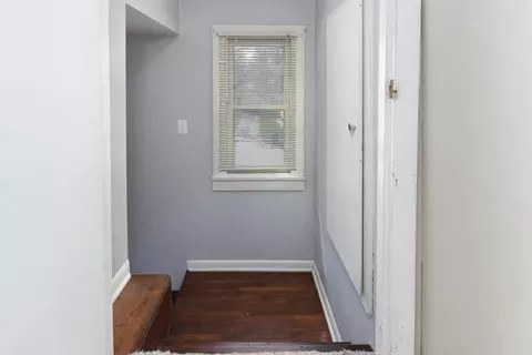 Entry Way - 701 E Buchanan St, Bloomington, IL 61701 photo 5 of 5