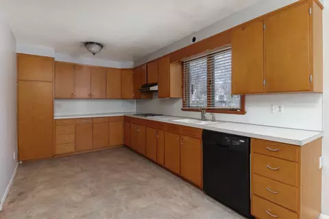 Kitchen - 701 E Buchanan St, Bloomington, IL 61701 photo 1 of 2
