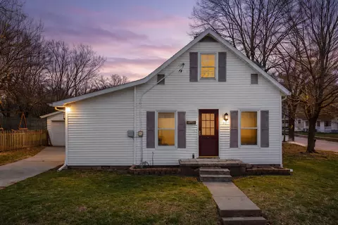 701 E Buchanan St, Bloomington, IL 61701