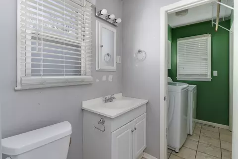 Bath - 701 E Buchanan St, Bloomington, IL 61701 photo 1 of 2