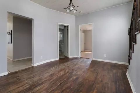 Entry Way - 701 E Buchanan St, Bloomington, IL 61701 photo 1 of 5