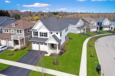 2 Potter Ct, Hawthorn Woods, IL 60047