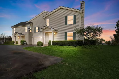 1367 Orleans Dr, Mundelein, IL 60060