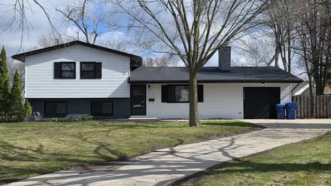 1110 Holmes Pl, Dekalb, IL 60115