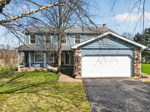 900 Glen Oak Dr, Sleepy Hollow, IL 60118