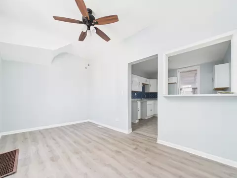 Living - 7122 S Champlain Ave, Chicago, IL 60619 photo 4 of 5
