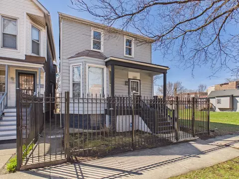 Exterior - 7122 S Champlain Ave, Chicago, IL 60619 photo 2 of 3