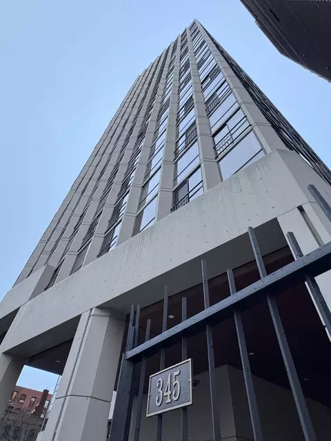 345 W Fullerton Pkwy #2105, Chicago, IL 60614